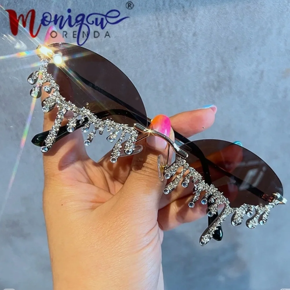 Gorgeous Teardrop Diamond Gold & Blingy Rimless Sunglasses!